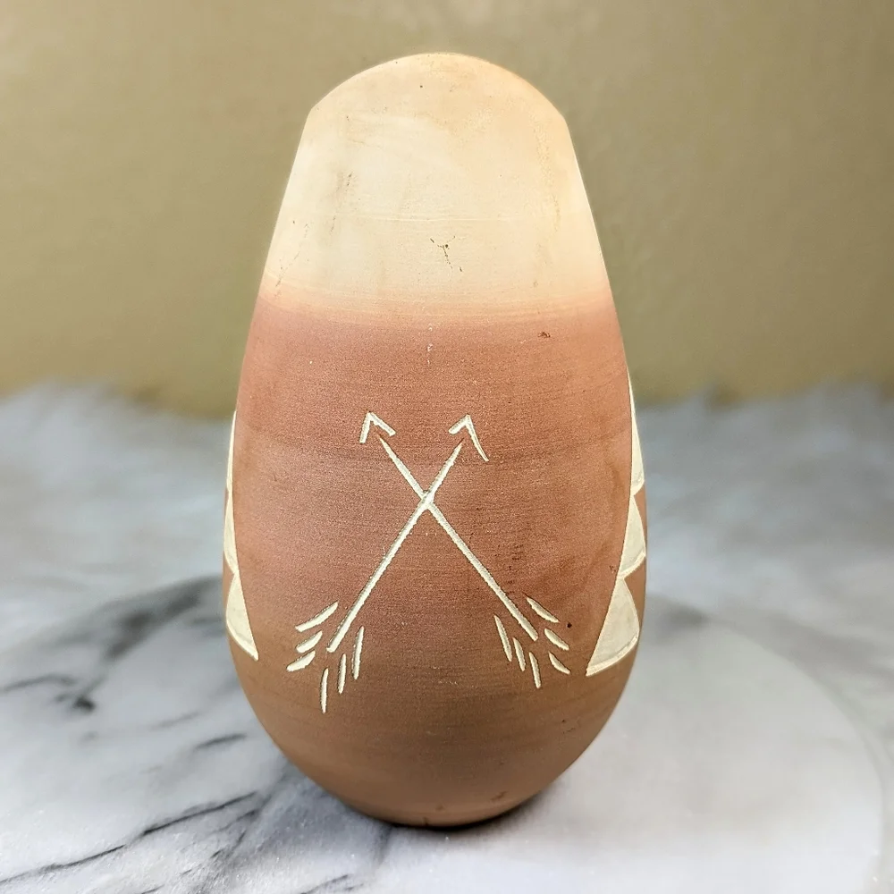 Native American Signed Vase With Aztec Design Vintage - Picture 2 of 9